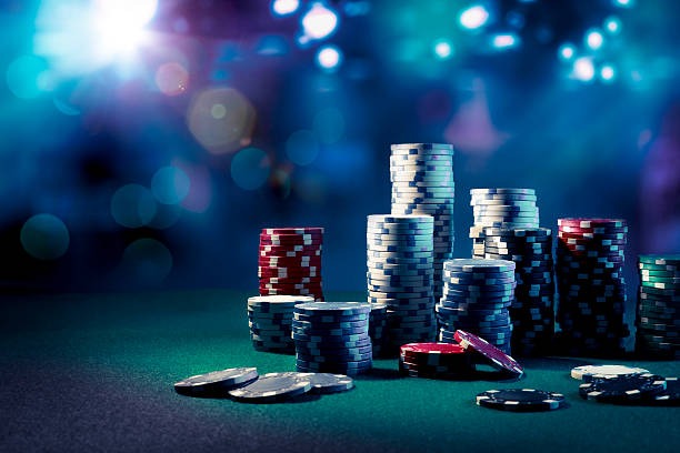Live dealer blackjack table with dealer streaming HD video
